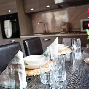 https://modern-bright-1bd-apartment-near-main-square.plovdiv-hotels.com